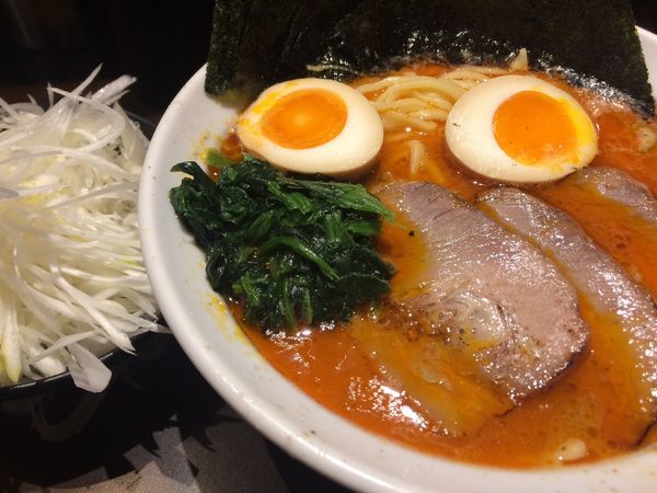 「赤味噌スペシャル¥980、白髪ネギ」@横浜らーめん 源泉の写真