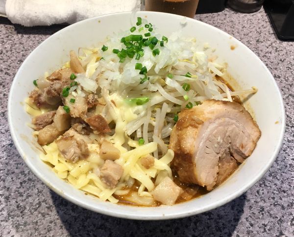 「カレーラーメン【限定】+チーズ」@ラーメン宮郎の写真