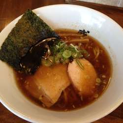 醤油らーめん 720円