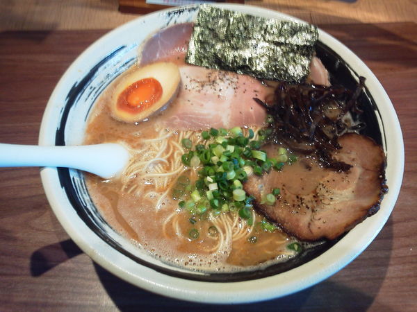 「白700+中盛50=750円」@博多長浜らーめん よかとの写真