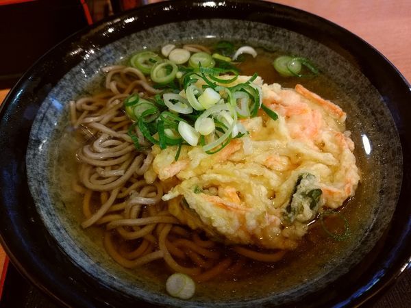 「かきあげそば350円」@うどんそば 麺座の写真