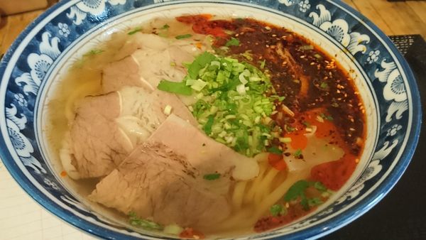 「蘭州牛肉麺（大盛無料、ラー油増し）」@蘭州牛肉麺 馬記の写真