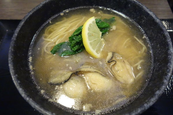 「【限定】牡蠣とかぶのとろ旨らぁ麺」@らぁ麺MORIZUMIの写真