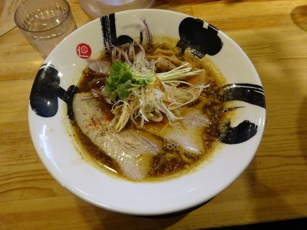 「海老油仕立の和風カレーらーめん」@彩色ラーメン きんせい 高槻駅前店の写真