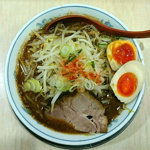 「TOKYO味噌らーめん 半熟味付け玉子【冬季限定】」@食堂 七彩の写真