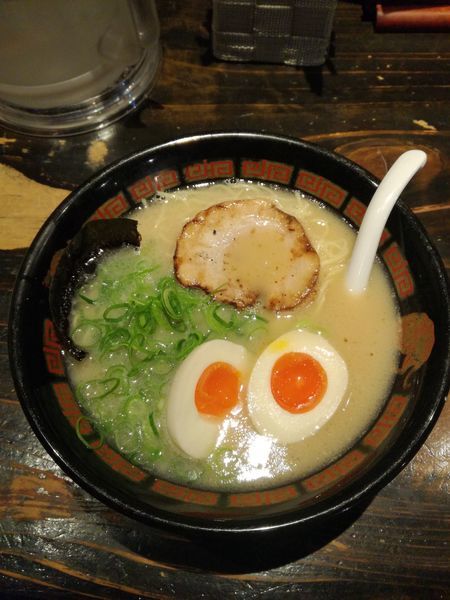 「あっさり豚骨半熟煮玉子入り：680円」@ららら らーめん 佐賀駅北口店の写真