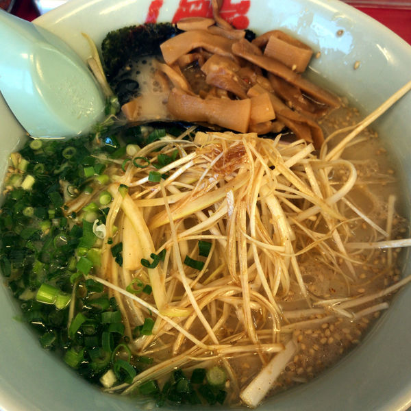 「朝ラーメン　450円　メンマ　110円　味付けネギ」@ラーメン山岡家 太田店の写真