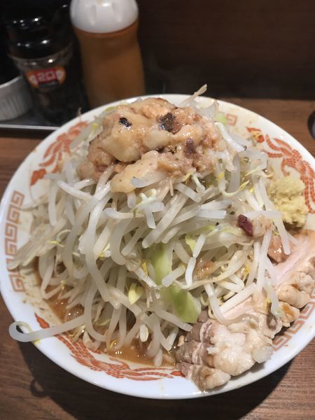 「味噌、ヤサイ、アブラ、ショウガ」@火の豚 人形町駅前店の写真