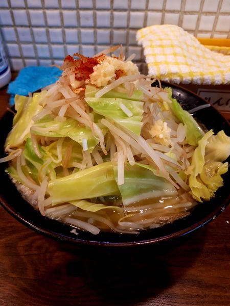 「燕三郎ラーメン850円+レモンサワー400円」@背脂煮干 丸め 新所沢店の写真