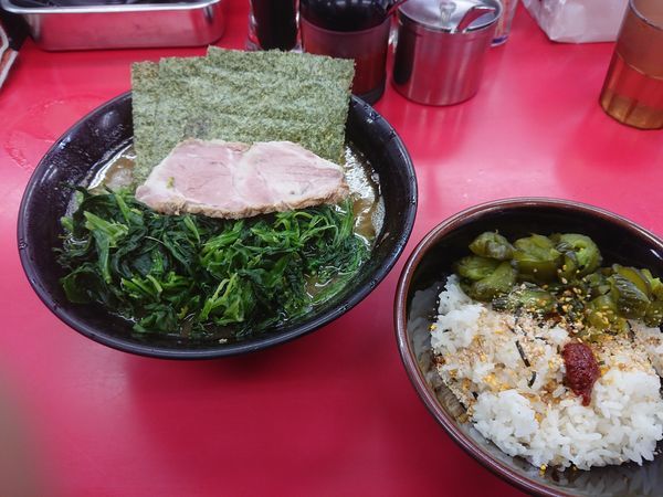 「ラーメン ほうれん草増」@武蔵家直系 ぼうそう家の写真