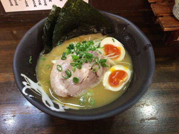 「味玉鶏白湯(醤油)ラーメン800円」@麺や 野口の写真