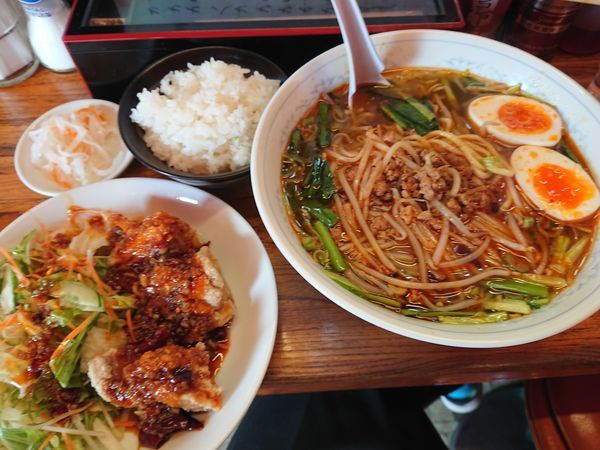 「台湾らーめんと酢鶏ライス 850円」@らーめん 正来の写真
