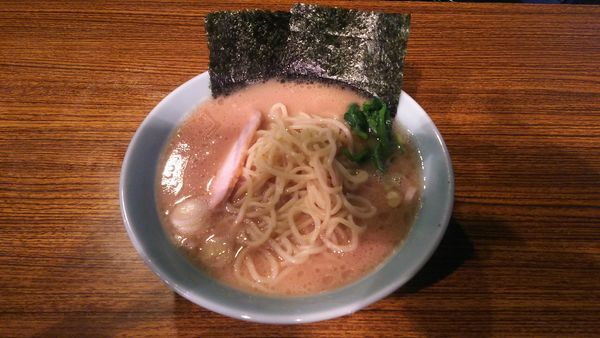 「ラーメン中盛」@西山家の写真