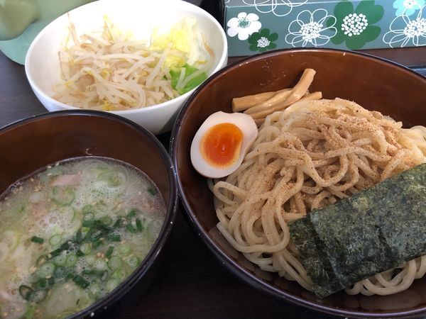 「塩つけ麺中盛り800円、野菜盛り100円」@麺屋 ゆうきの写真