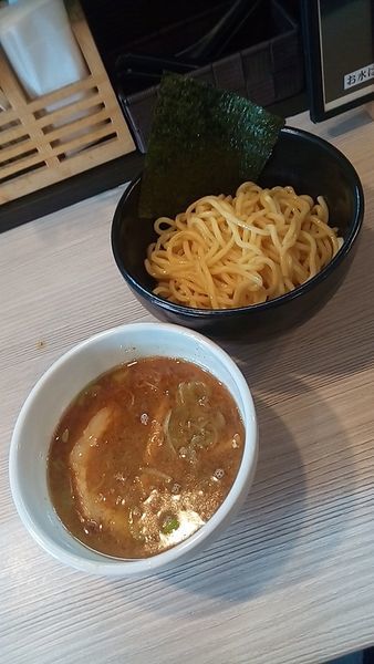 「つけそば（中盛）７００円」@らぁめん・つけそば 頂の写真