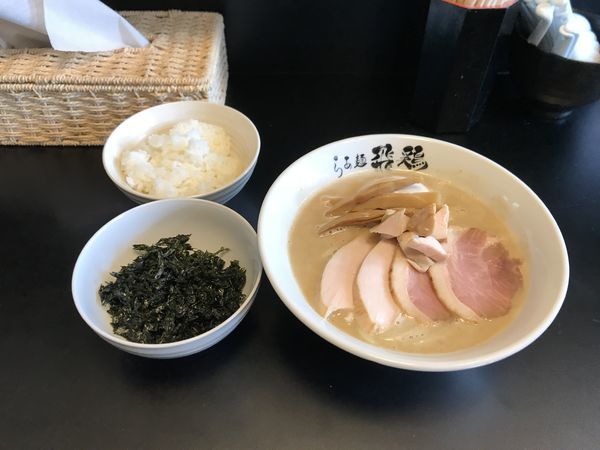 「鶏白湯そば」@らぁ麺 飛鶏の写真