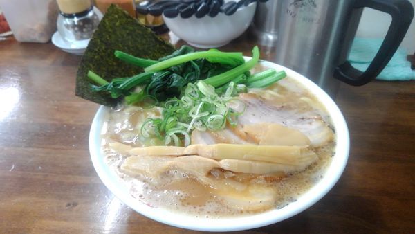 「らぁ麺大+チャーシュー+ほうれん草」@麺屋庄太 津久井浜店の写真
