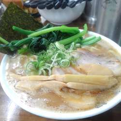 らぁ麺大+チャーシュー+ほうれん草