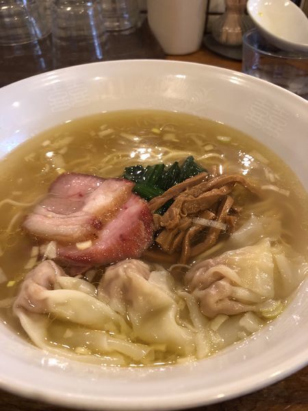 「塩ワンタン麺　900円」@らーめん穀雨の写真