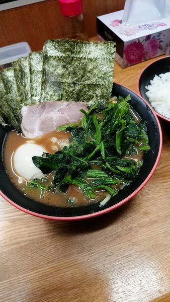 「のりほうれん草ラーメン、半熟玉子」@麺家 紫極の写真