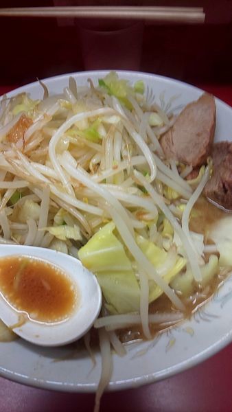 「小ぶた(麺少な目)ニンニク少し、野菜からめ」@ラーメン二郎 環七一之江店の写真