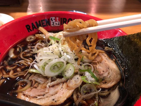 「富山ブラックラーメン」@麺家いろは CiC店の写真