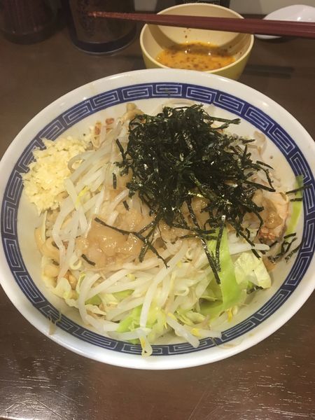 「汁なし  玉子  うずら   ヤサイちょいマシ  ニンニク  ア」@ラーメン ゼンゼンの写真