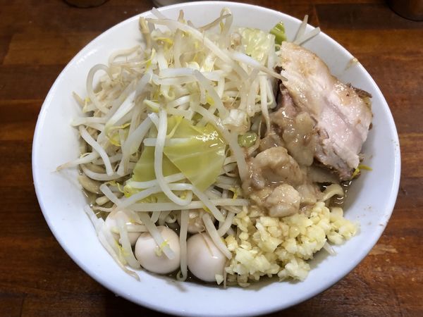 「小ラーメンうずら ヤサイニンニクアブラ」@蓮爾 新町一丁目店の写真
