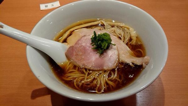 「醤油らぁ麺800円」@らぁ麺 はやし田 池袋店の写真