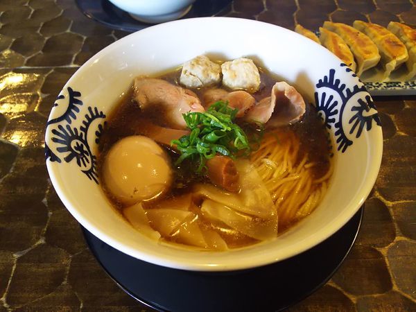 「特級醤油そば」@特級鶏蕎麦 龍介の写真