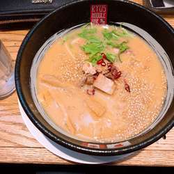 西京味噌薫る ミニ鶏白湯味噌ラーメン ミニ670円