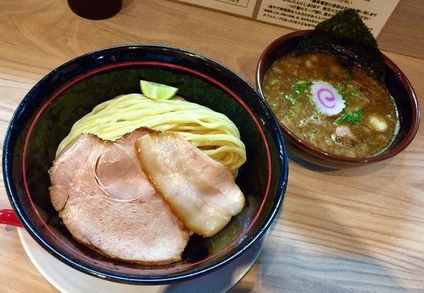 「とんこつ魚介つけめん 中盛 withチャー増」@塚本一盃の写真