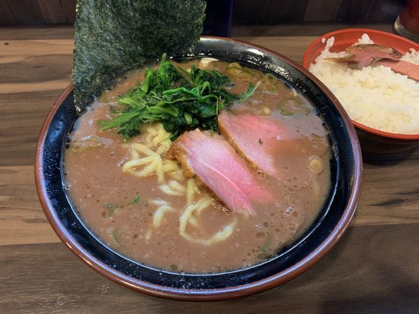 「ラーメン（600円）+小ライス（100円）」@神田ラーメン わいず 神田本店の写真