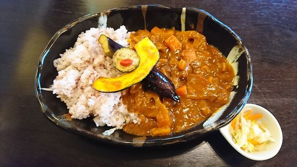 「薬膳根菜カレー　８００円」@CAFE 波音の写真