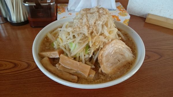 「ガツ旨らーめん・麺類大盛・極太メンマ(野菜背あぶらマシ)」@らーめん ◯八の写真