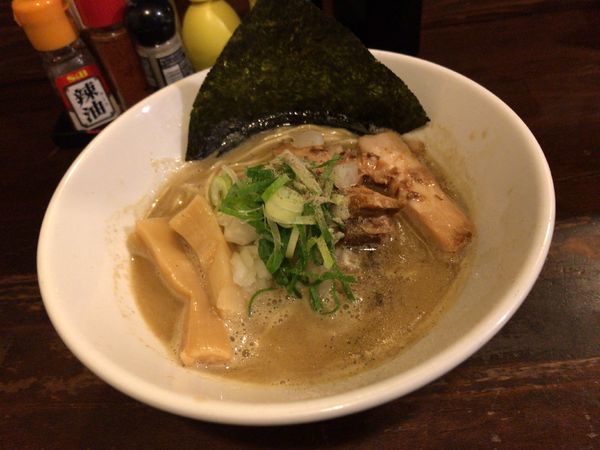 「濃厚煮干そば」@いりにぼの写真