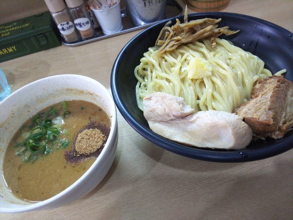 「つけめん中盛850円」@NOODLE BASE  TRICK☆STARの写真