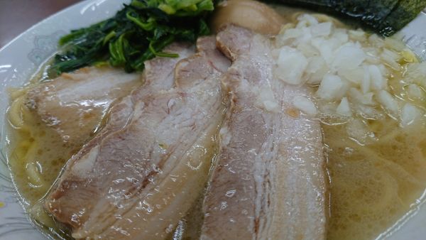 「醤油豚骨スペシャルラーメン」@濃厚とんこつ横浜家系ラーメン 九ツ家 高坂サービスエリア店の写真