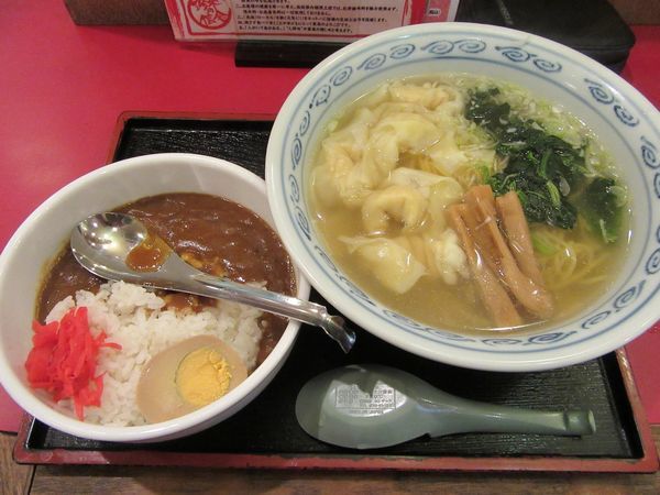 「海老ワンタンメン（７７０円）＋ミニカレー丼３６０円」@手打ラーメン珍来 千現店の写真