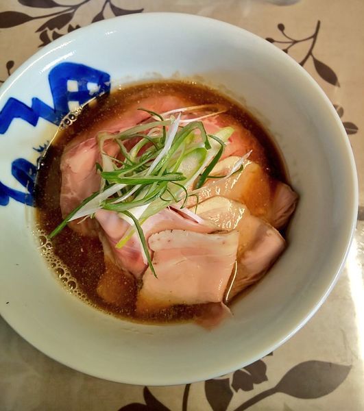 「煮干そば  上州麦豚コンフィ 1080円」@小烏丸 ramen-laboの写真
