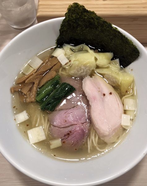 「ワンタン塩中華そば　930円」@中華ソバ ちゃるめの写真