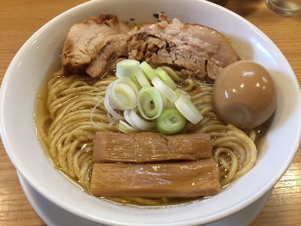 「ラーメンmacro厚厚（大盛）＋煮卵：950円」@人類みな麺類の写真