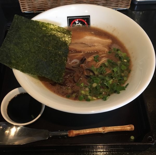 「豚骨醤油ラーメン(750¥)」@中華大連酒家 あか土の写真