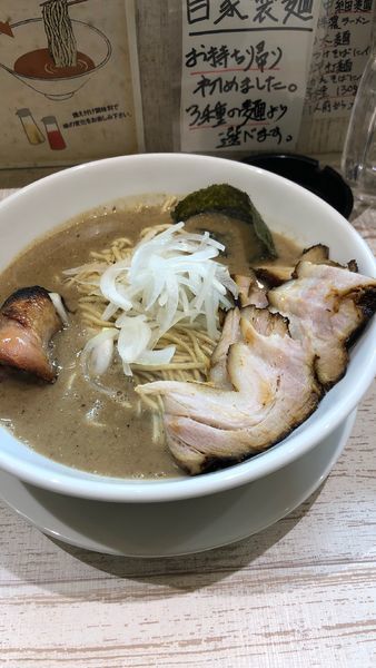 「特濃煮干ラーメン 中」@麺garage 肉ヲ見ルの写真
