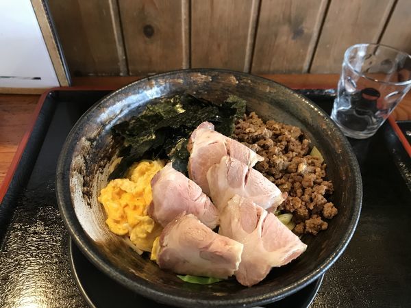 「まぜそばジビエ【豚チャーシュー付】」@麺創 なな家の写真