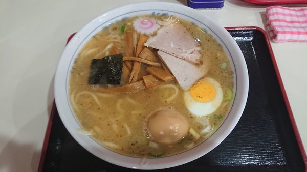 「中華そば 710円 + 味玉 100円 + 塩に変更 30円」@所沢大勝軒の写真