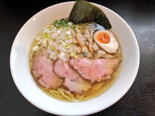 「きまぐれ限定 塩そば ～鶏と煮干とあさり～」@麺屋 シロサキの写真