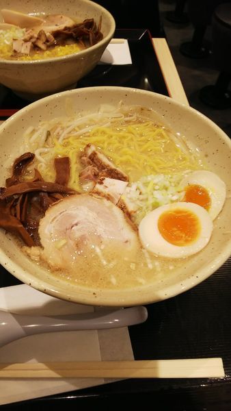 「味玉味噌らーめん」@つじ田 味噌の章 東京駅店の写真