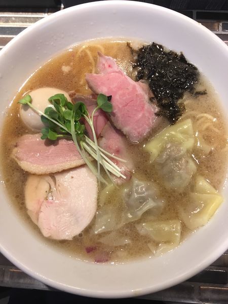 「こってり特製中華そば」@noodles kitchen GUNNERS 新丸子店の写真