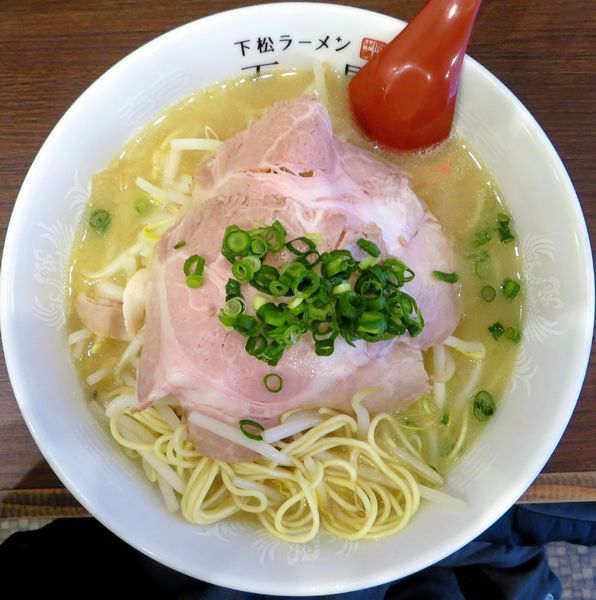 「ラーメン中＋もやし（860円）」@下松ラーメン 五ッ星の写真